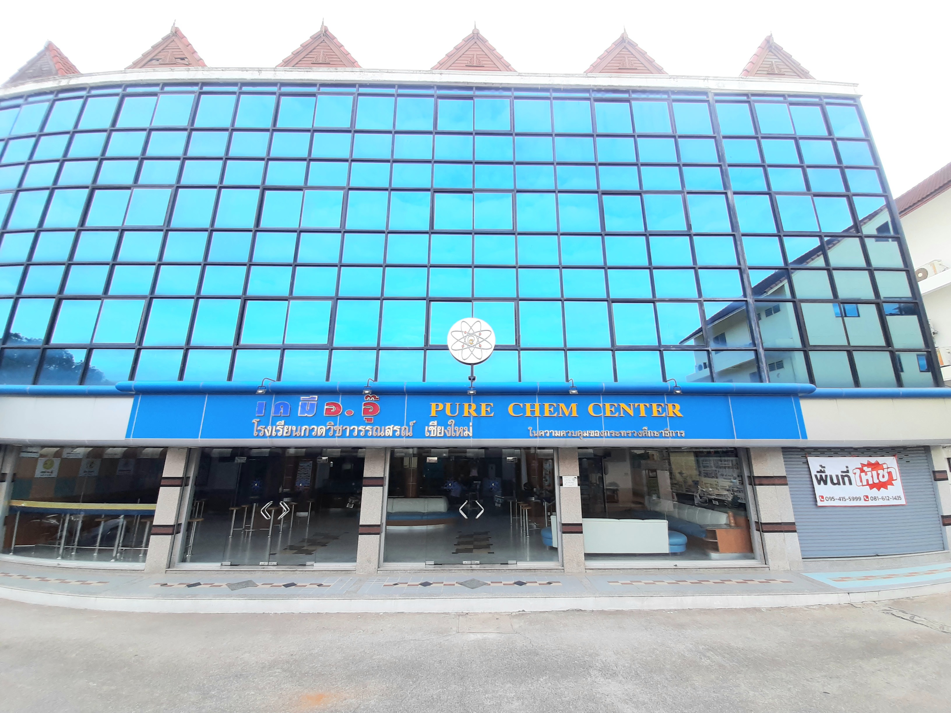 พื้นที่แบ่งให้เช่า​ อาคารพาณิชย์​ 5​ คูหา​ 4​ ชั้น